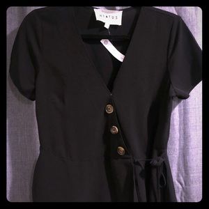 HIATUS 🖤 Gorgeous Black M wrap top NWT (Nordies)